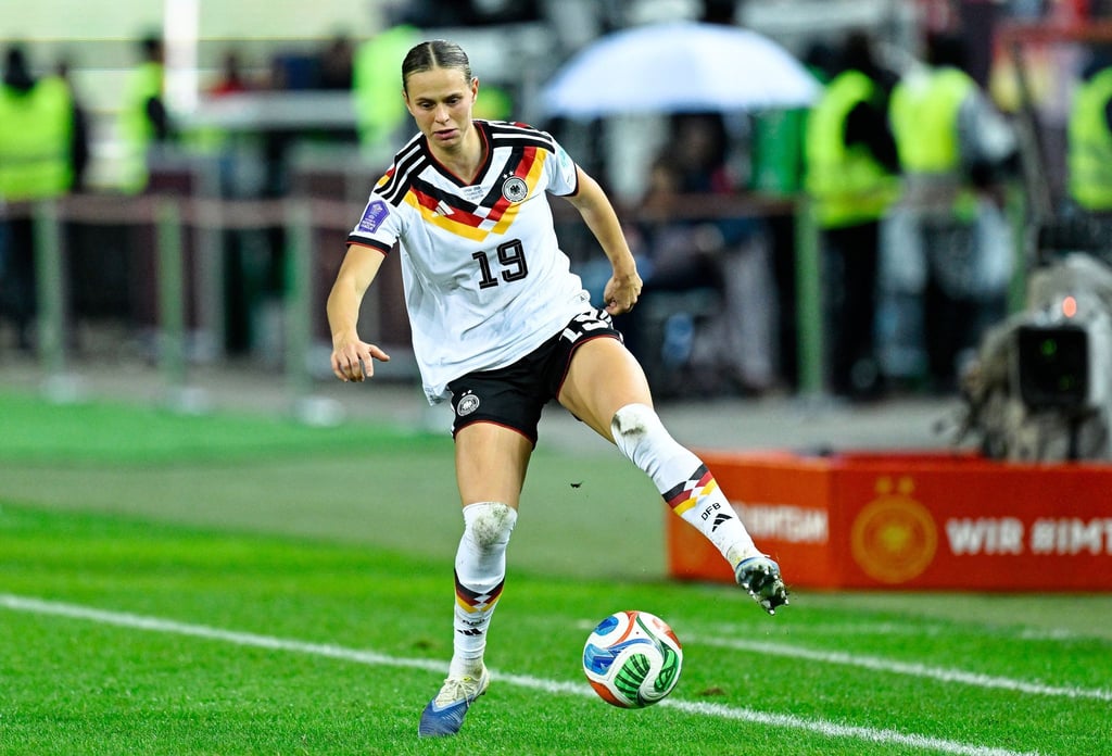 Am Ball die vielleicht beste deutsche Spielerin: Klara Bühl. (Archivbild)