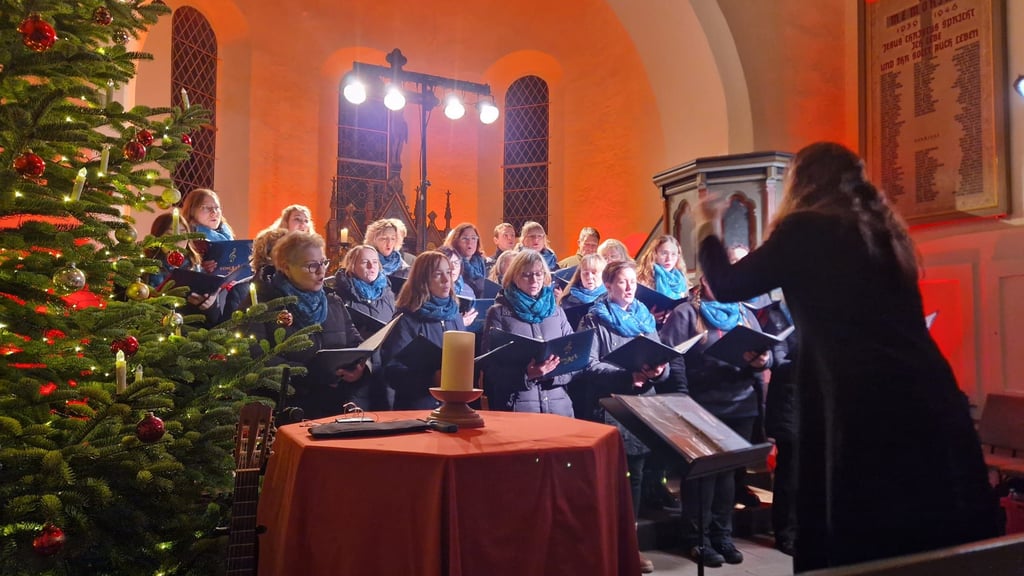 Das Benefizkonzert mit dem Chor „Tonart" in Samswegen brachte 2.100 Euro für Opfer des Anschlags auf den Magdeburger Weihnachtsmarkt ein.