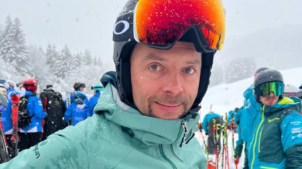 Matthias Böttcher aus Güntersberge lebt seit 20 Jahren in der Schweiz. Fürs Skifahren hat er sich direkt begeistert. 