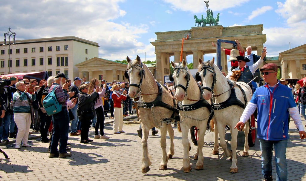 Der Friedenstreck startete am 8. Mai am Brandenburger Tor in Berlin. Von dort aus ging es über tausende Kilometer nach Jerusalem. 