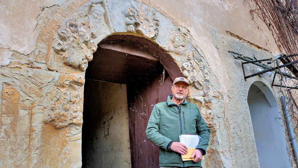 Reinhard Körner am Rittergut-Vorwerk in Kirchsteitz 