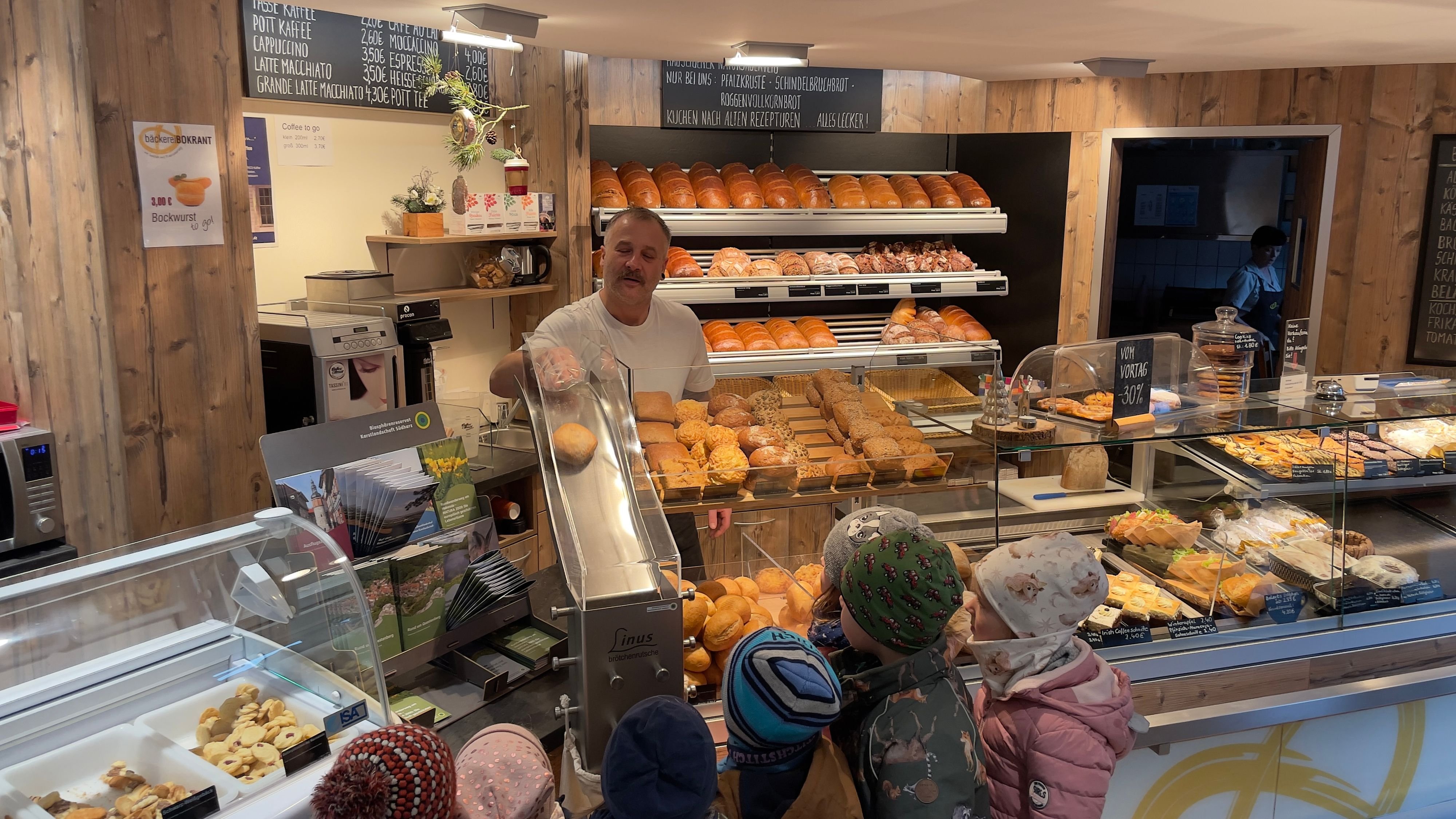 Nachhaltig einkaufen beim Bäcker: Wie bei Bäcker Bokrant in Tilleda jetzt Papiertüten eingespart werden