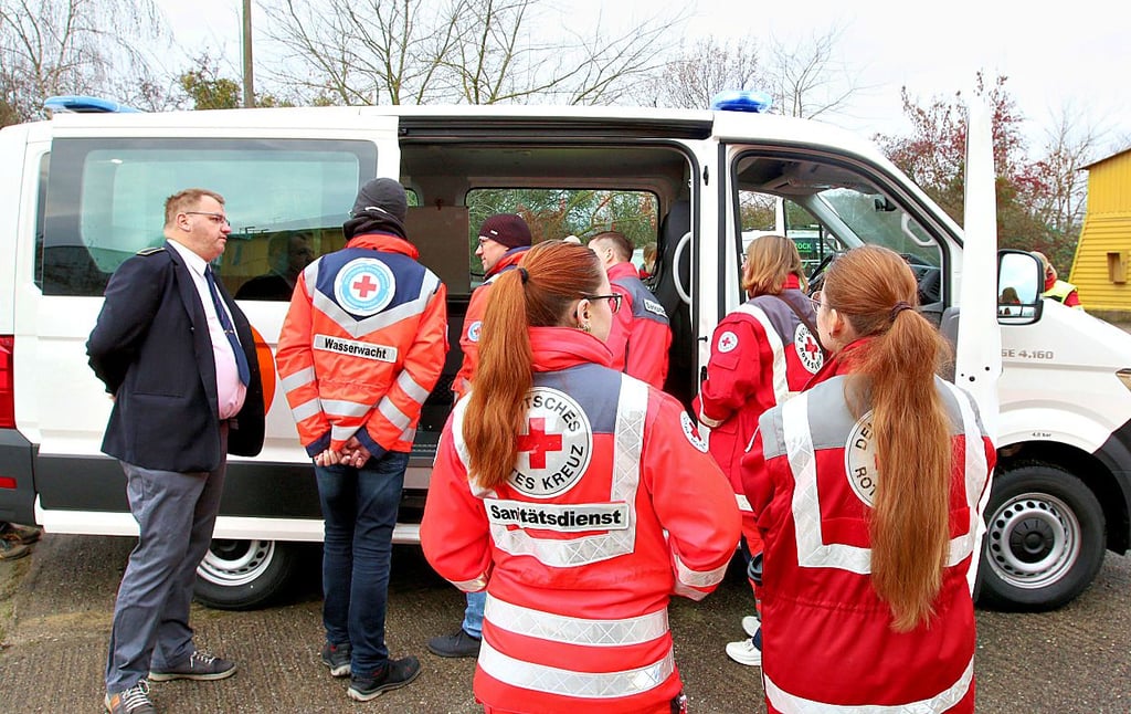 Am Samstag fand die  Übergabe des neuen Arzttruppwagens an das DRK Dessau-Roßlau statt.