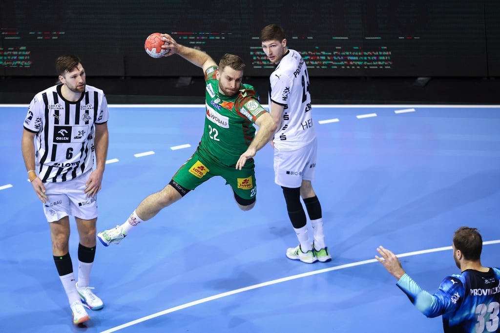 Lukas Mertens (2.v.l.) traf sechsfach gegen den THW