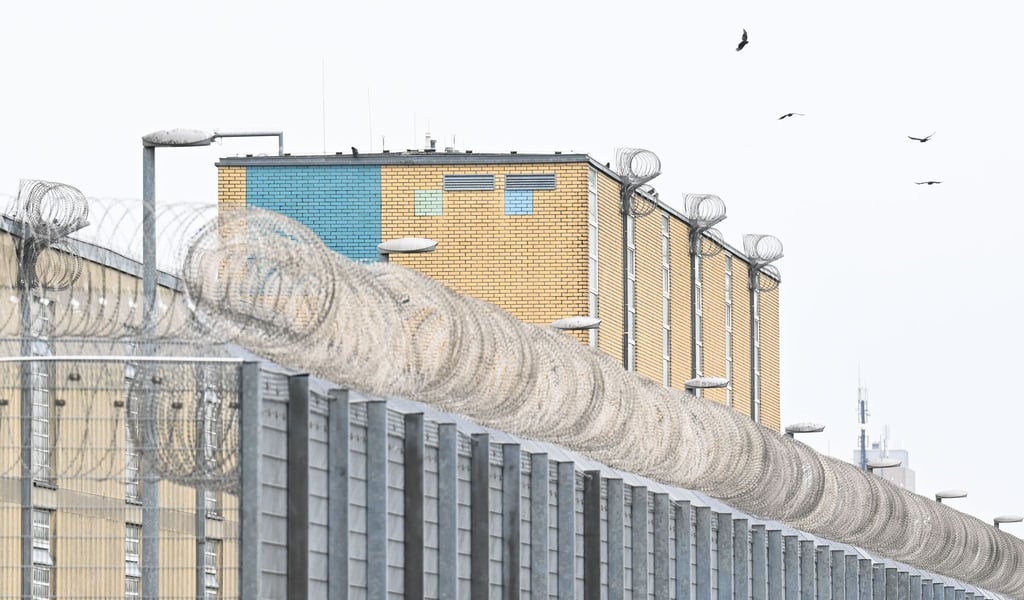 Für Häftlinge und Bedienstete sind die Weihnachtstage im Gefängnis eine besonders harte Zeit. (Archivbild)