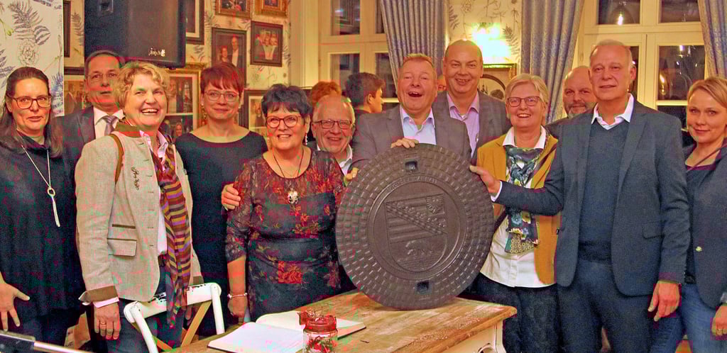 Beispiel für eine Städtepartnerschaft: Loburger und ihre Gäste aus Ostbevern bei einem früheren Neujahrsempfang.