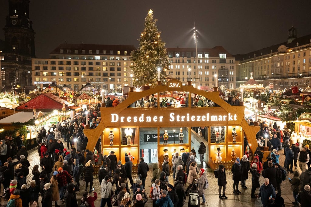 Die Stadt Dresden zieht eine erfolgreiche Bilanz zu ihrem 591. Striezelmarkt. (Archivbild)