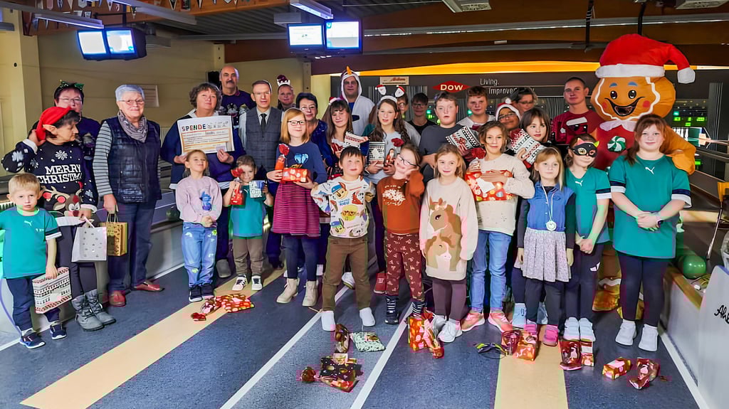 Der Kegelnachwuchs des SKC Buna Schkopau wurde bei der Weihnachtsfeier reich beschenkt.