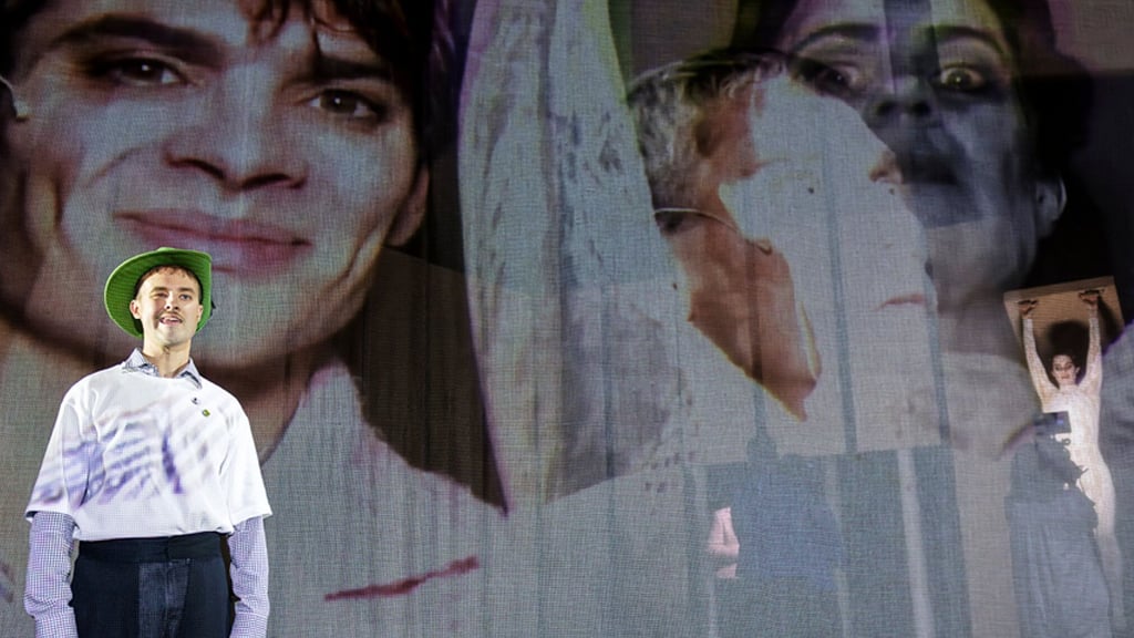 "Von Norden rührt ein Donner" als Bühnenstück in Magdeburg.