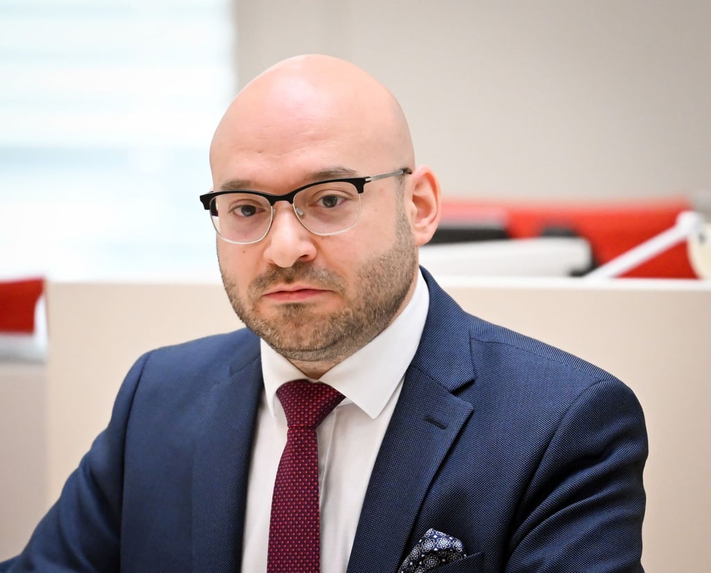 Bei Brandenburgs Innenminister René Wilke wird es 2026 festlich - er heiratet. (Archivbild)