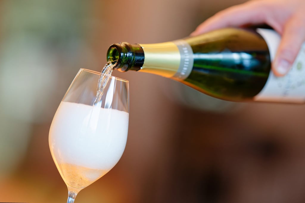 Schaumwein ist beliebt in Deutschland - aber der Absatz geht nach unten. (Symbolbild)