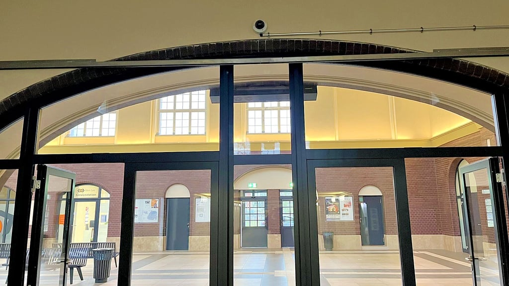 Die Videoüberwachung am Zeitzer Bahnhof läuft: 14 Kameras sind montiert worden.  