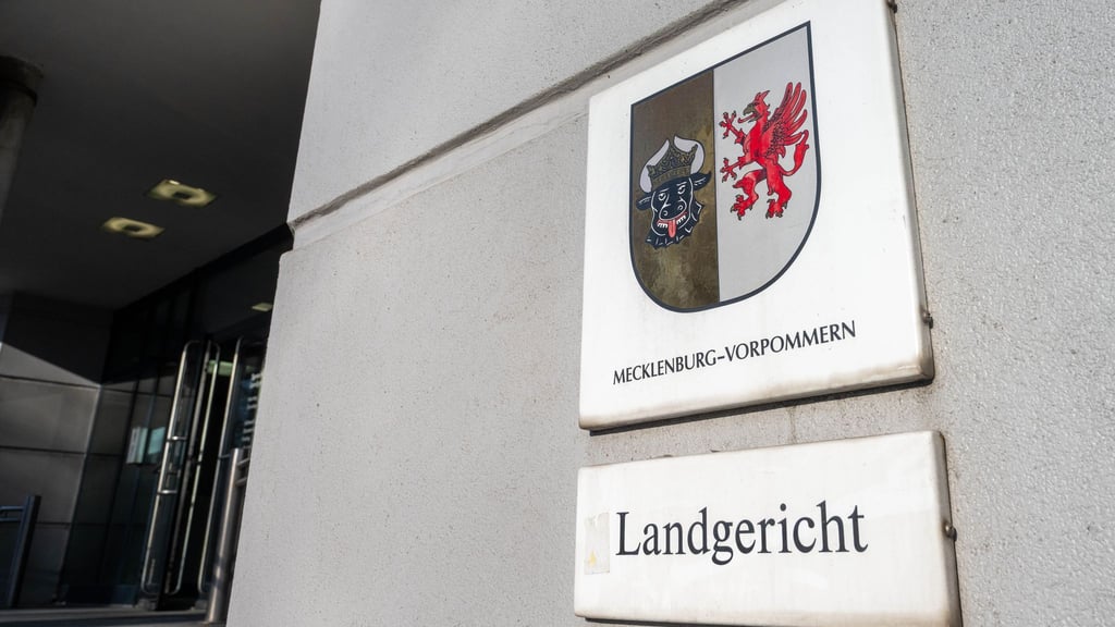 Am Dienstag fiel das Urteil im Totschlagprozess gegen einen 75-Jährigen aus Waren an der Müritz. Er hat seine Ehefrau mit einem Messer getötet. (Archivbild)