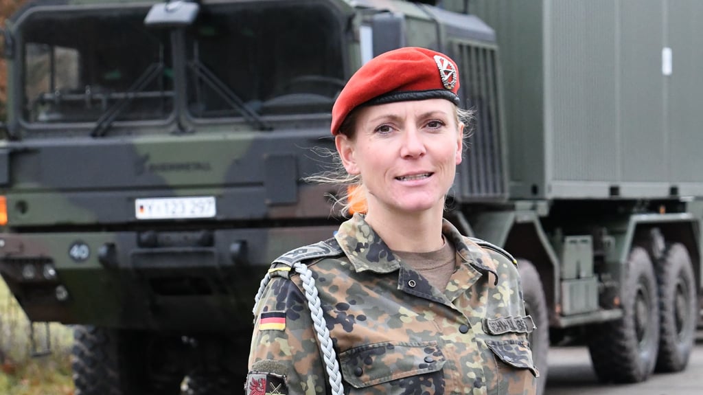 Frau Hauptfeldwebel Britta S.
