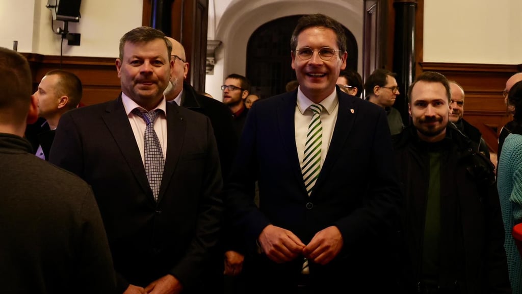 Alexander Vogt (rechts) und Achmed Großer gehen getrennte Wege. Der Referent stolpert über Ermittlungen des Landesverwaltungsamtes und der Staatsanwaltschaft.