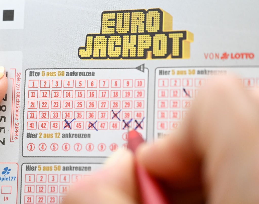 Bei der Lotterie Eurojackpot wurde Ende Juli 2025 in Sachsen-Anhalt ein neuer Gewinn-Rekord von 58.316.471,00 Euro aufgestellt. (Symbolbild)