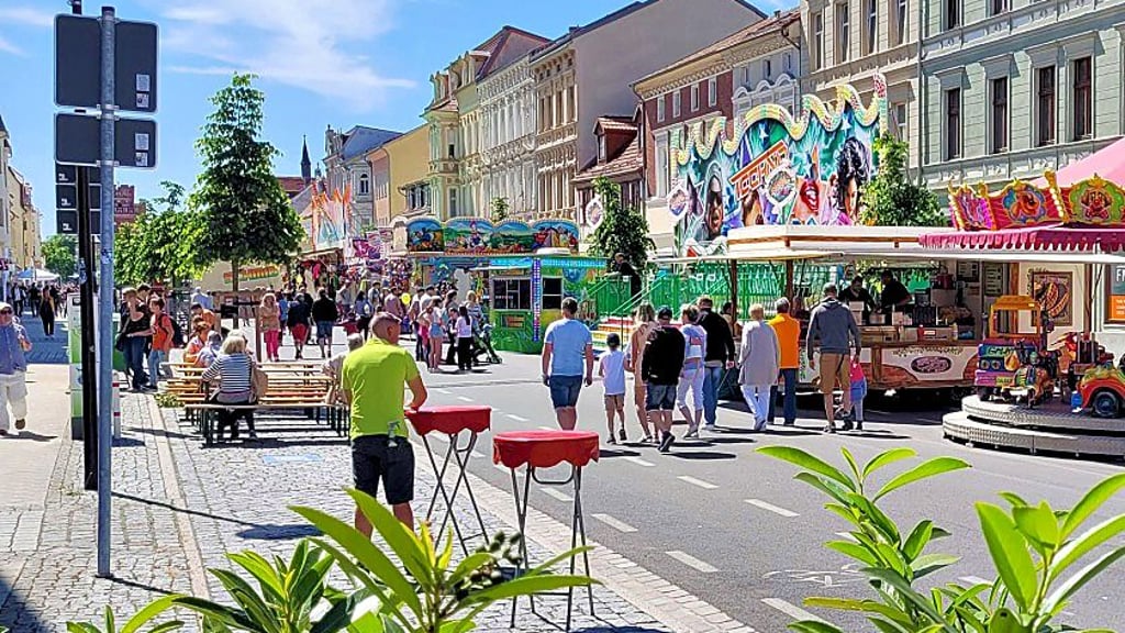 Der Schadewachten war schon beim Rolandfest 2023 in Stendal eine Schaustellermeile. Das soll sich 2026 wiederholen.
