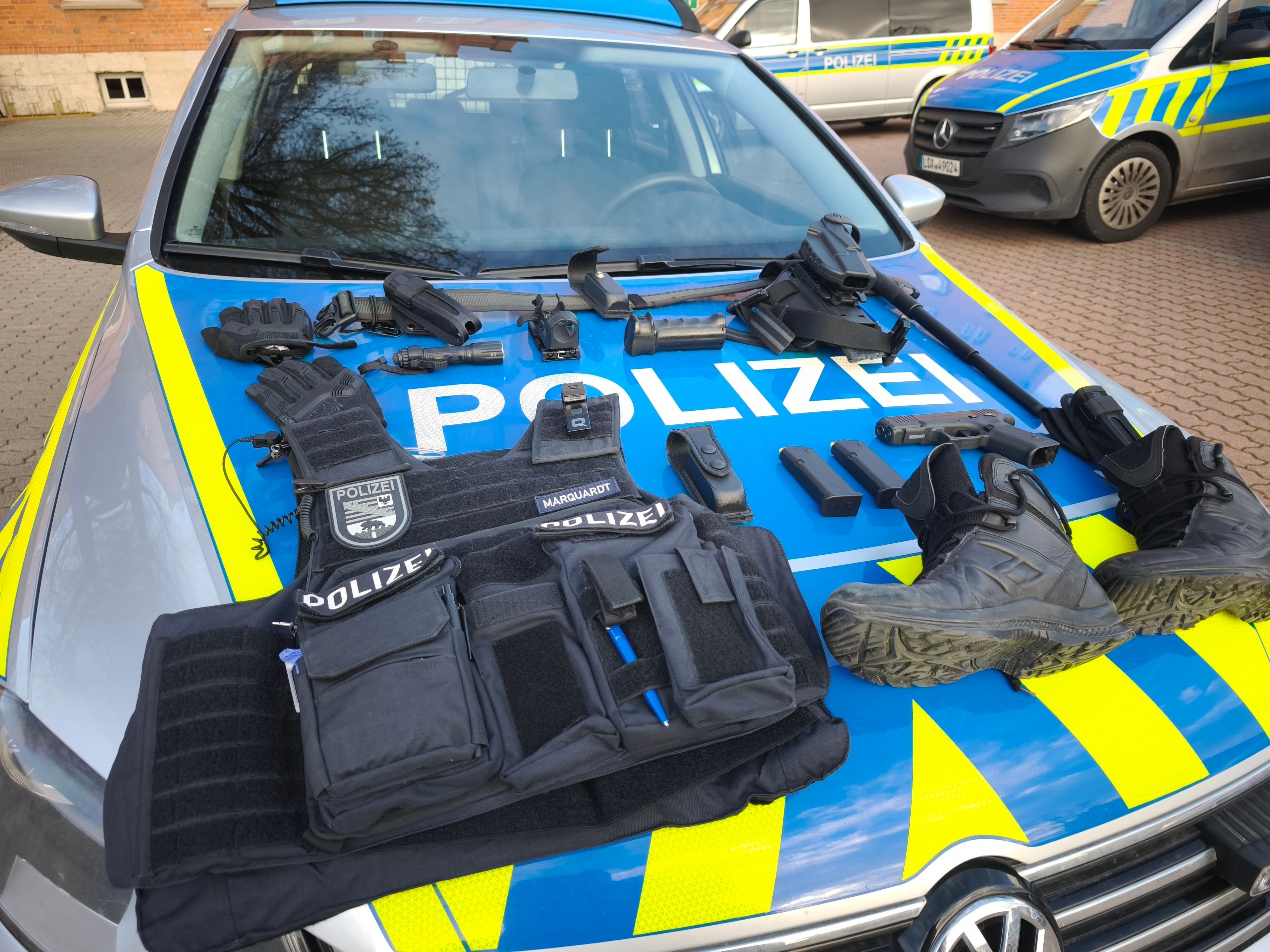 Spektakulärer Polizeieinsatz im Harz: Der mutige Held vom Reddeberteich in Wernigerode: So lief die Rettungsaktion Minute für Minute