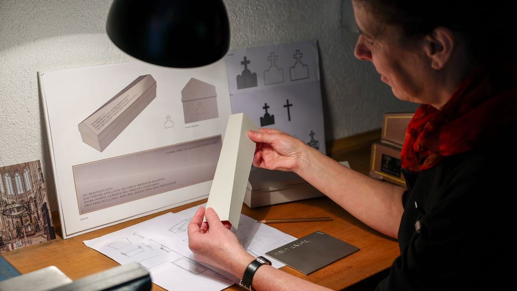 Den Sarg hat Trekel im Modell angefertigt.