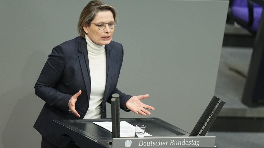 „Wer das als Zensur bezeichnet, stellt unser rechtsstaatliches System falsch dar“, teilte Justizministerin Stefanie Hubig mit.