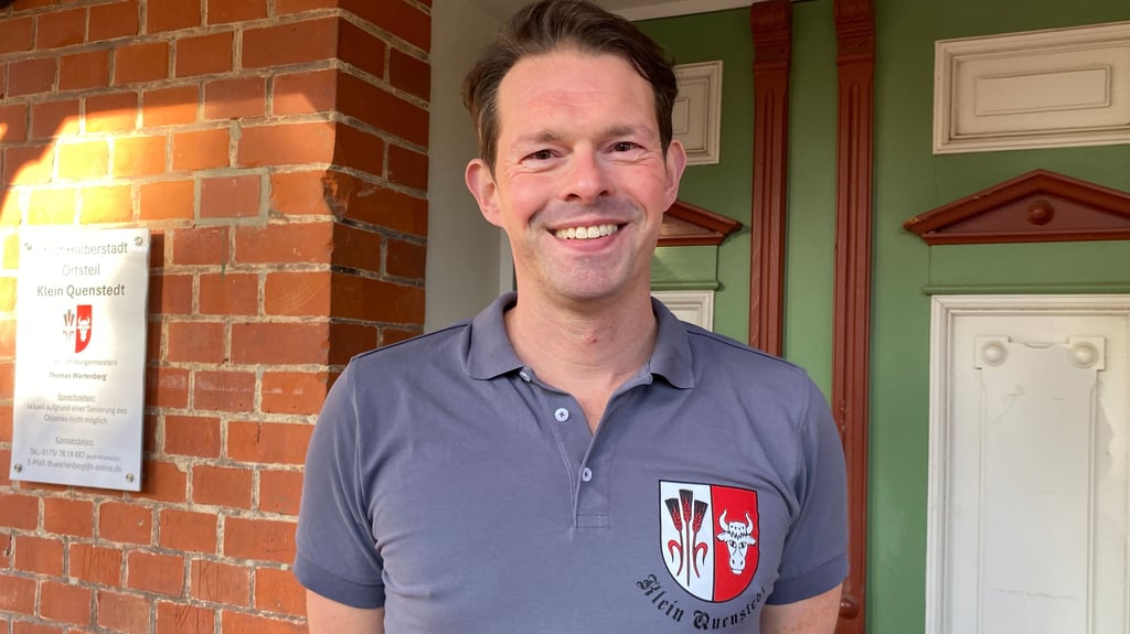 Das Dorfgemeinschaftshaus Klein Quenstedt (Landkreis Harz) wird jetzt zur Baustelle. Grund zur Freude – nicht nur für den parteilosen Ortsbürgermeister Thomas Wartenberg.