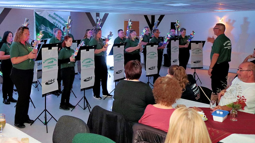 Einer der 13 Vereine ist das Schalmeienorchester. Ende November veranstaltete der Verein sein Jahresabschlusskonzert im Vereinshaus. 