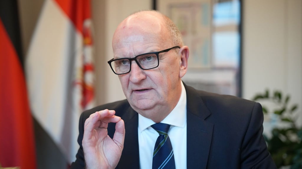 Brandenburgs Ministerpräsident Dietmar Woidke (SPD) schickt eine klare Botschaft an den zerstrittenen Koalitionspartner BSW. (Archivbild)