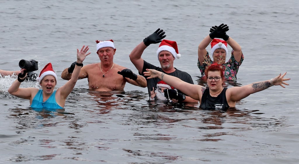 Zu Weihnachten wird im Senftenberger See gebadet.