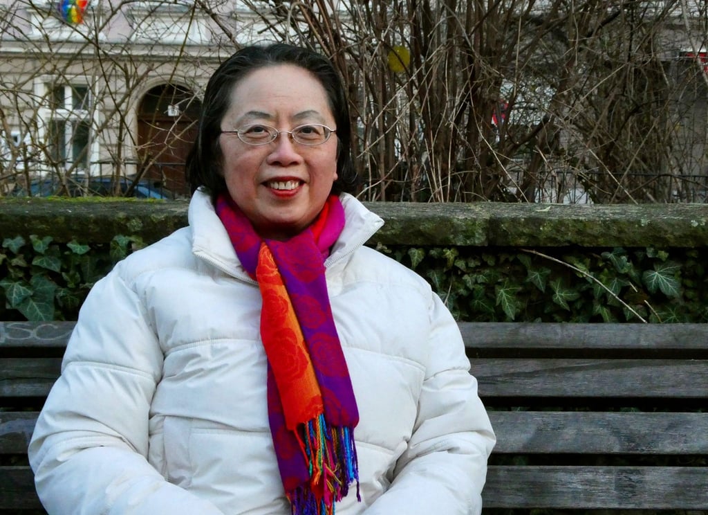 Ihre Freunde nennen sie „Burgfräulein“.