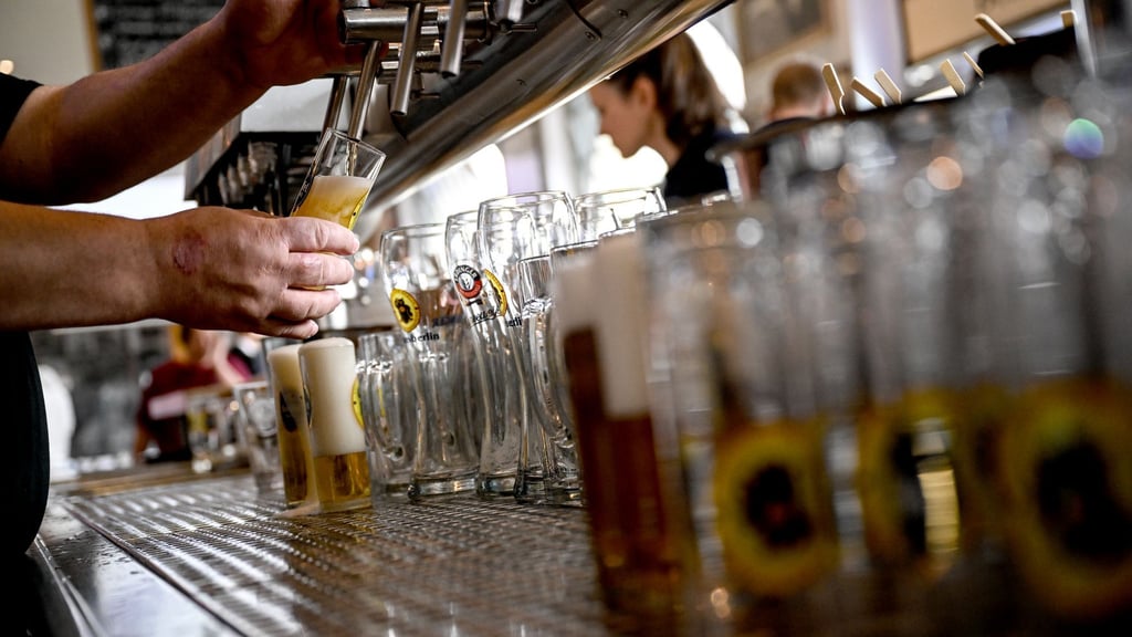 Das neue Landesgaststättengesetz in Berlin soll für die Gastronomie vieles einfacher machen. (Archivbild)