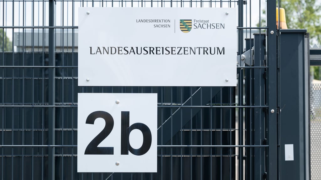 Die Zahl der freiwilligen Ausreisen abgelehnter Asylbewerber ist in diesem Jahr in Sachsen stark gestiegen (Symbolbild).