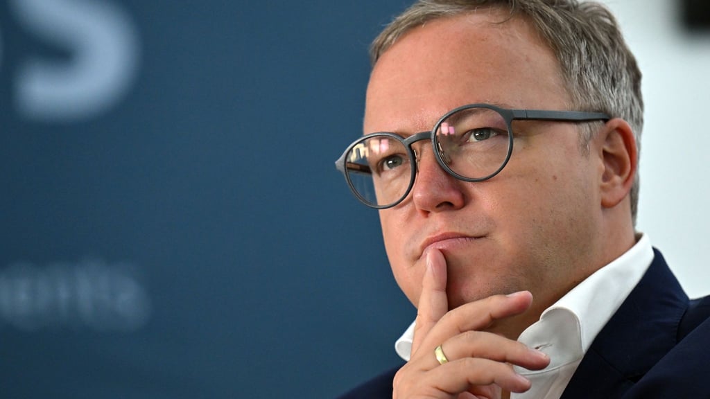 Thüringens Ministerpräsident Mario Voigt (CDU) setzt auf Dialog: Ein neuer Bürgerrat soll sich mit Frieden und Diplomatie beschäftigen. (Archivbild)