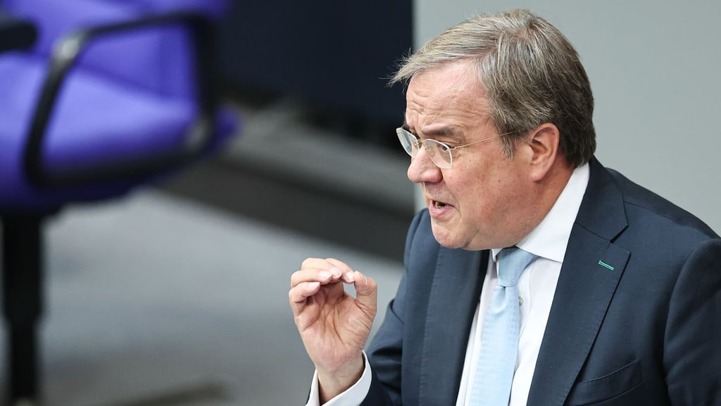 Armin Laschet, CDU, Vorsitzender des Auswärtigen Ausschusses des Bundestages, fordert eine deutsch-französische Initiative für Verhandlungen mit Russland über einen Waffenstillstand in der Ukraine. (Archivbild)