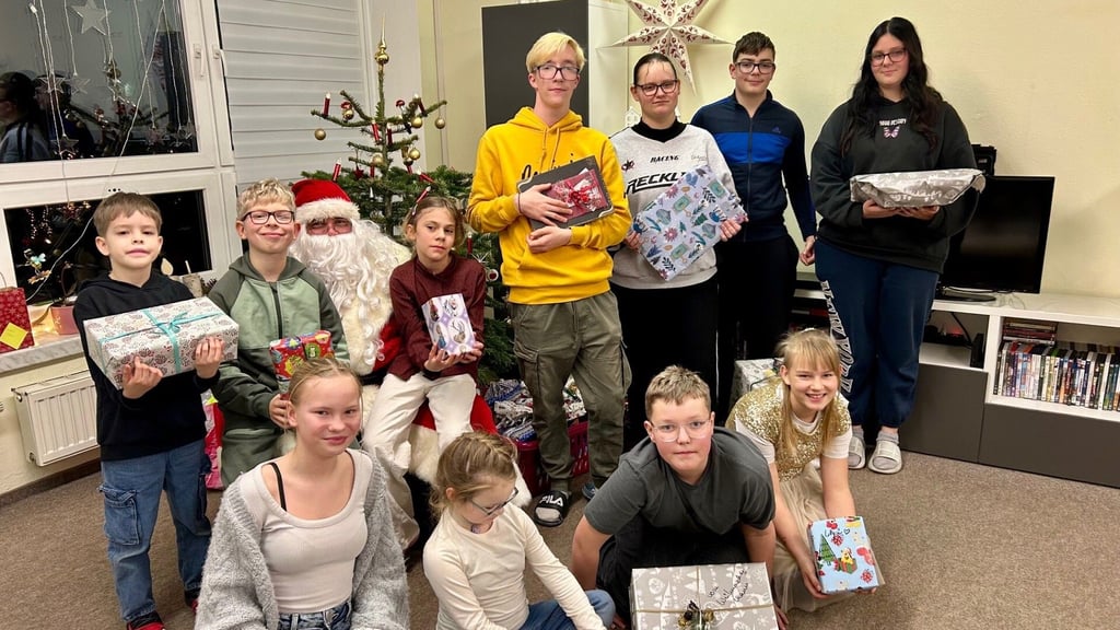 Bescherung im Kinder- und Jugendhaus Merseburg dank Spenden