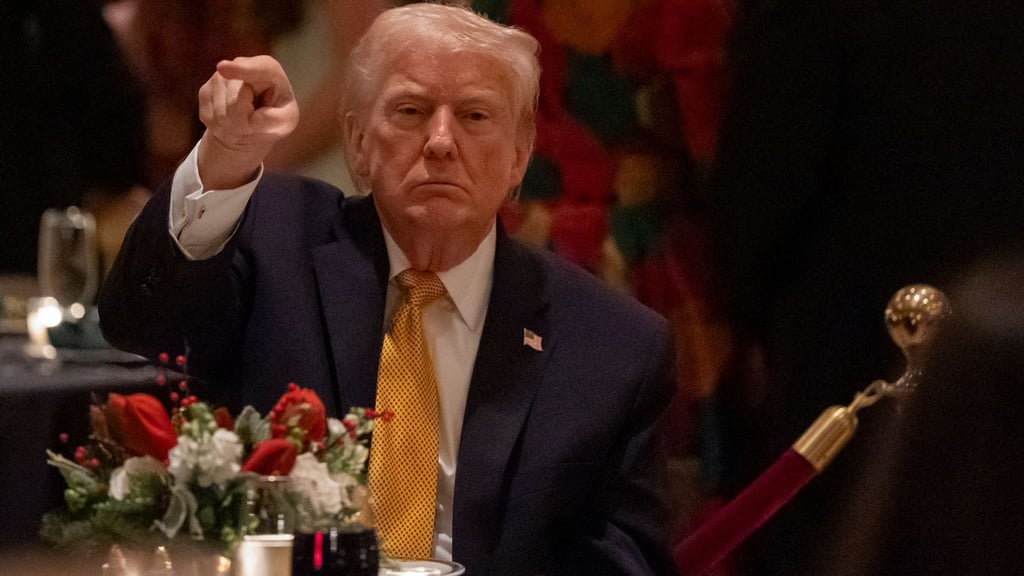 US-Präsident Trump hat den Moderator Stephen Colbert scharf angegriffen.