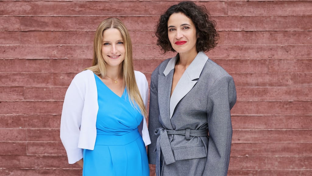 Die Geschäftsführerinnen der gegen Hass und Hetze im Internet eintretenden Organisation HateAid, Josephine Ballon (l) und Anna-Lena von Hodenberg (r), wurden von der US-Regierung mit Einreisesperren belegt. (Archivbild)