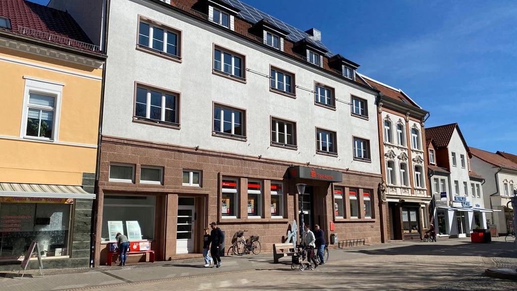 Die Sparkasse MagdeBurg plant einen Umbau in der Geschäftsstelle in der Innenstadt von Burg. 