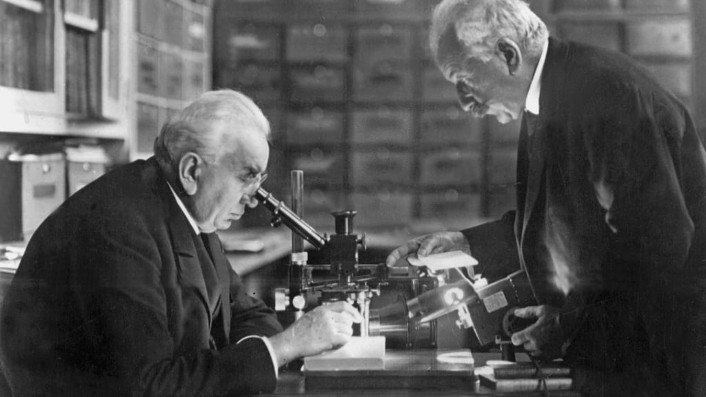 Die Brüder&nbsp;Auguste (rechts) und Louis Lumière&nbsp;gelten als Erfinder des Kinos. (Archivbild)