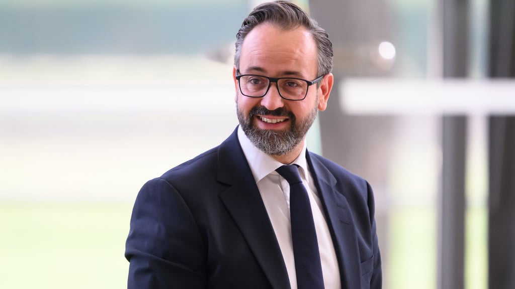 Wissenschaftsminister Sebastian Gemkow (CDU) bleibt trotz angespannter Kassenlage mit Blick auf die Forschung optimistisch. (Archivbild)