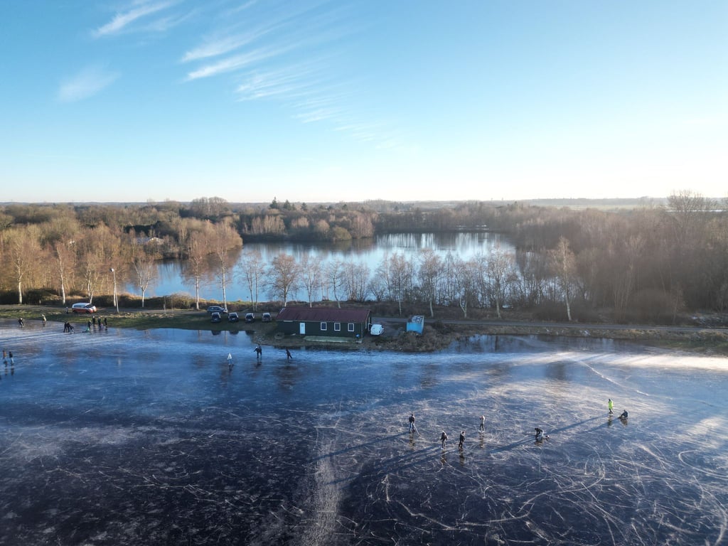 Bei Sonnenschein und eisigen Temperaturen haben etliche Menschen das Winterwetter für Ausflüge genutzt.