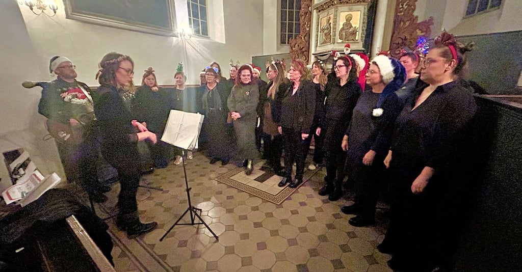 Der Popchor PopTon aus Sandersdorf bei einem gemeinsamen Auftritt in der Marienkirche.