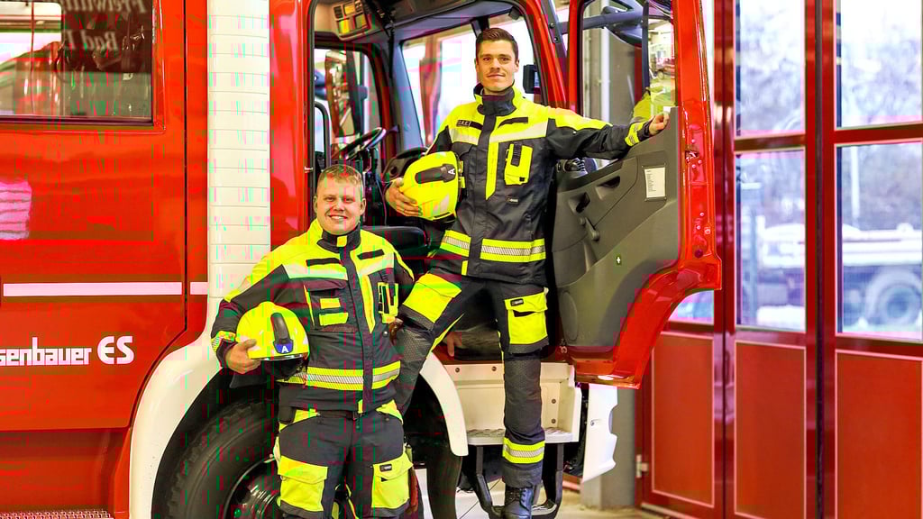 Robert Kiepsch und Anthony Brückner von der Jugend- und Kinderfeuerwehr Bad Dürrenberg