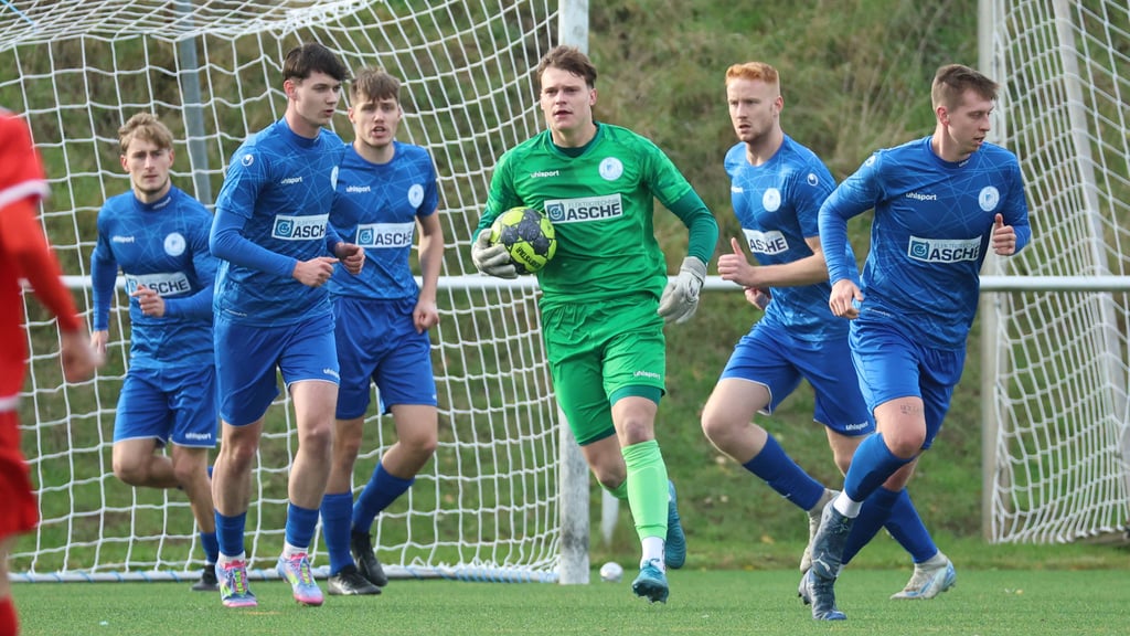 Leonard Wolter packt zu: In dieser Saison kassierte der 21-Jährige bislang 15 der 17 Gegentreffer.