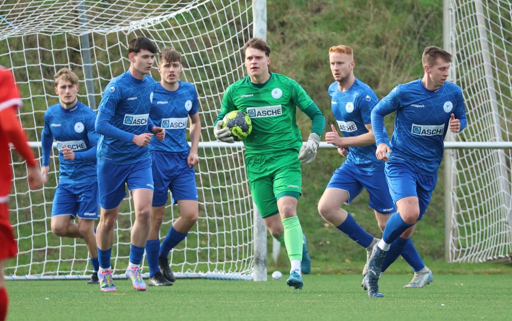 Leonard Wolter packt zu: In dieser Saison kassierte der 21-Jährige bislang 15 der 17 Gegentreffer.