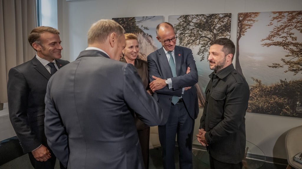 Spricht vor seinem Treffen mit Trump mit europäischen Verbündeten: Der ukrainische Präsident Wolodymyr Selenskyj. (Archivbild)