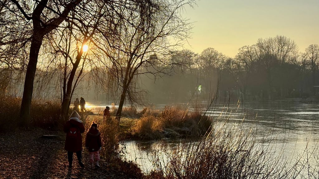 Am Morgen zeigten die Thermometer in Sachsen zwischen minus vier und minus acht Grad an. (Archivbild)