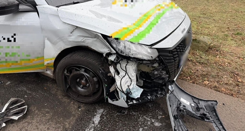 Am zweiten Weihnachtsfeiertag ereignete sich in Zeitz ein Unfall, an dem mehrere Autos beteiligt waren.  Es entstand hoher Sachschaden. 