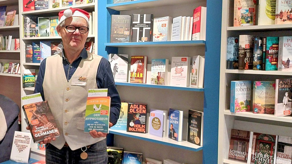 Rainer Neitzel ist der Betreiber der Bücherhandlung Leseland. Zum 31.12.2025 gibt er sein geschäft auf und geht in den Ruhestand.