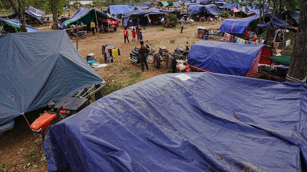 Evakuierte Menschen in der kambodschanischen Provinz Oddar Meanchey, wo sie auf einem Schulgelände vor den Kämpfen zwischen Thailand und Kambodscha Zuflucht suchen. (Archivbild)