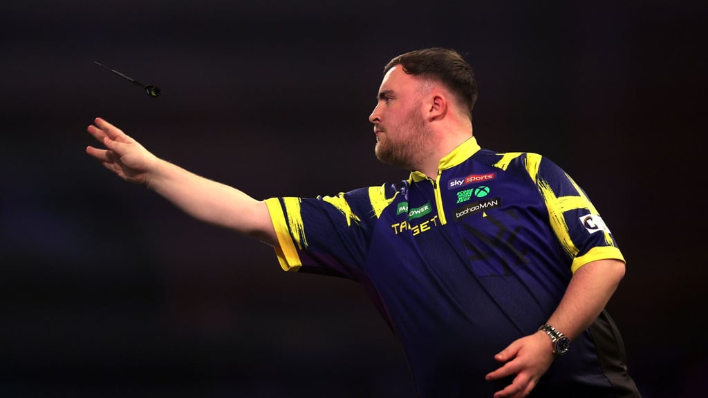 Luke Littler glänzt gegen den Österreicher Suljovic.